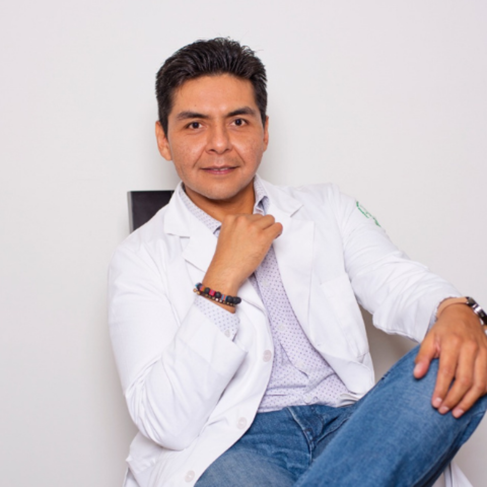 Dr. Israel Sánchez Villavicencio