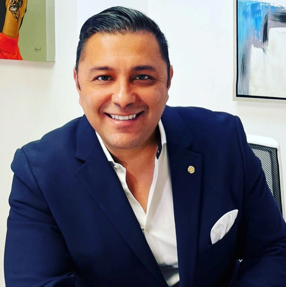 Dr. Santiago Hernández 