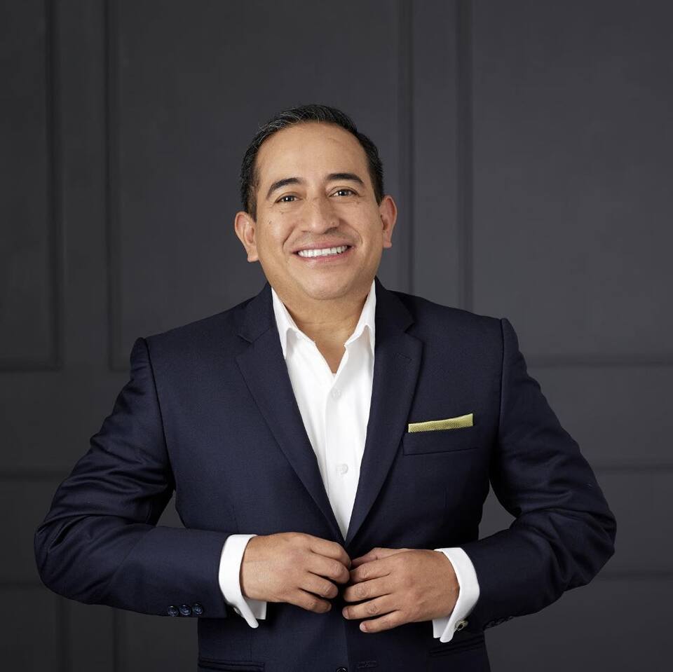 Dr. Elí Omar  Zavaleta Martínez