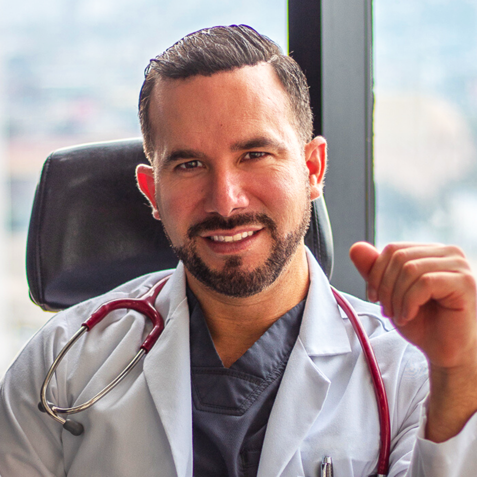 Dr. Cesar Adolfo Reyes Velarde