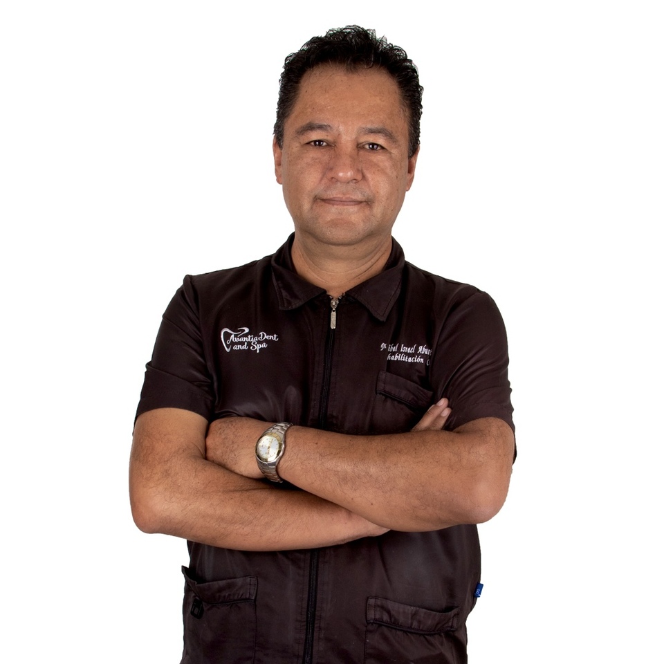 Dr. Aníbal Israel Aburto Hernández
