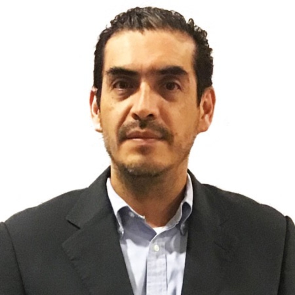 Dr. René  Vásquez Campos 